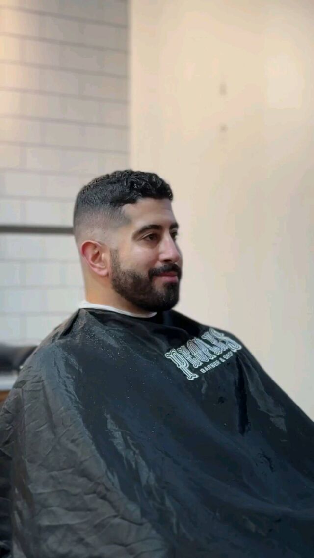Transform your look, elevate your style! 
Experience the art of grooming at Peoples Barber Shop💈

#PeoplesBarberShop #SFBarber #BayAreaBarber #PeoplesBarber #Barber #Barbershop #OldSchoolBarber